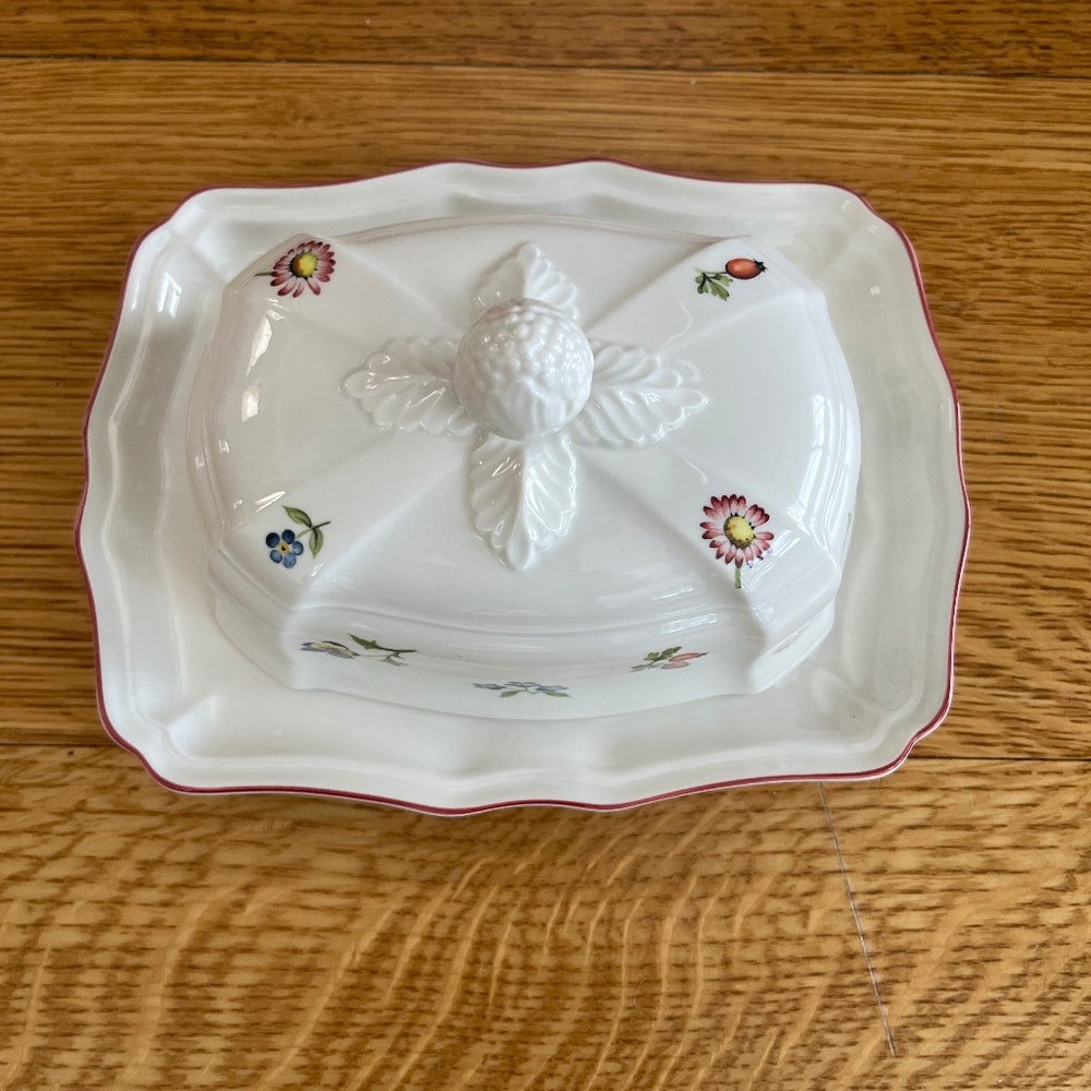 Like new,  Villeroy&Boch “Petite Fleur” rectangular covered butter dish